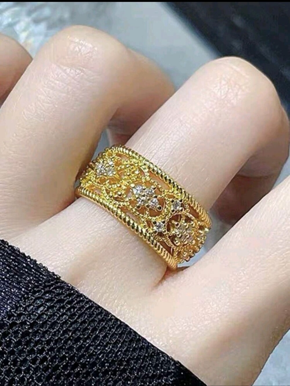 BRAND NEW ** Gold Filigree Sparkle Cuff Ring - Elegant
